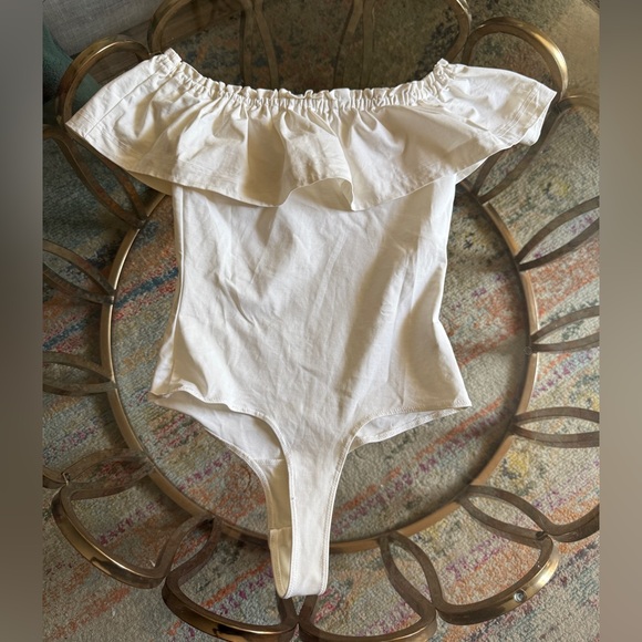 BCBGMaxAzria Cream Ruffle Strapless Top - Picture 3 of 3